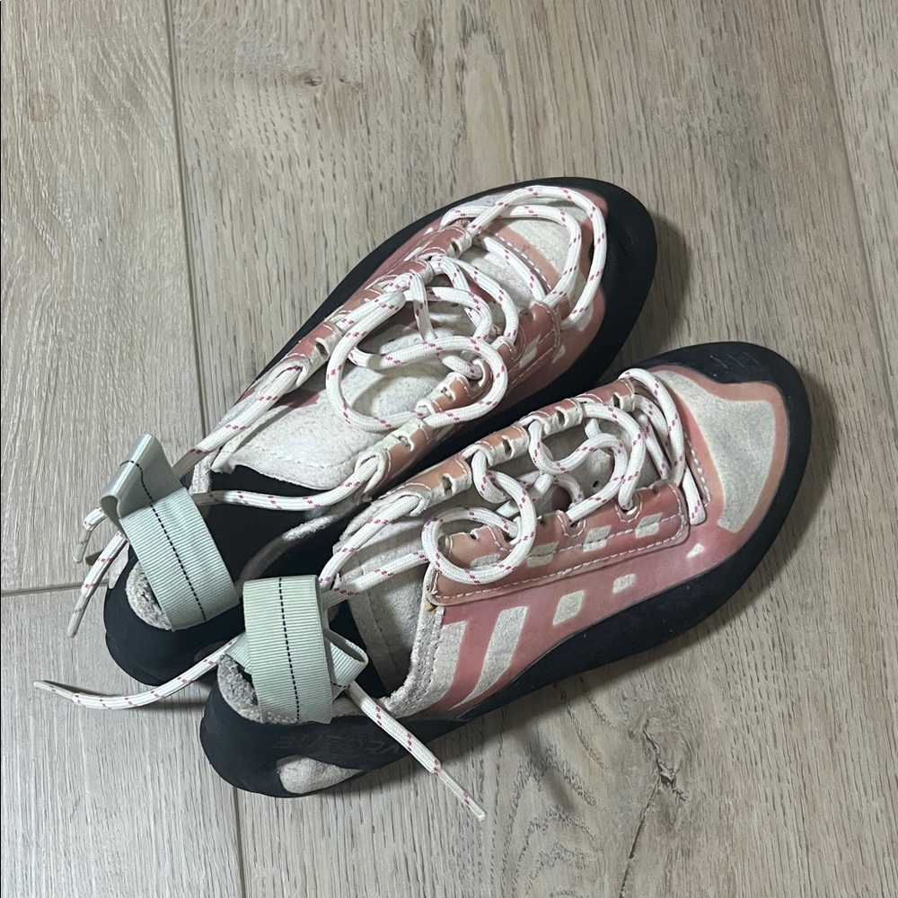 Women's Rock Climbing Shoes